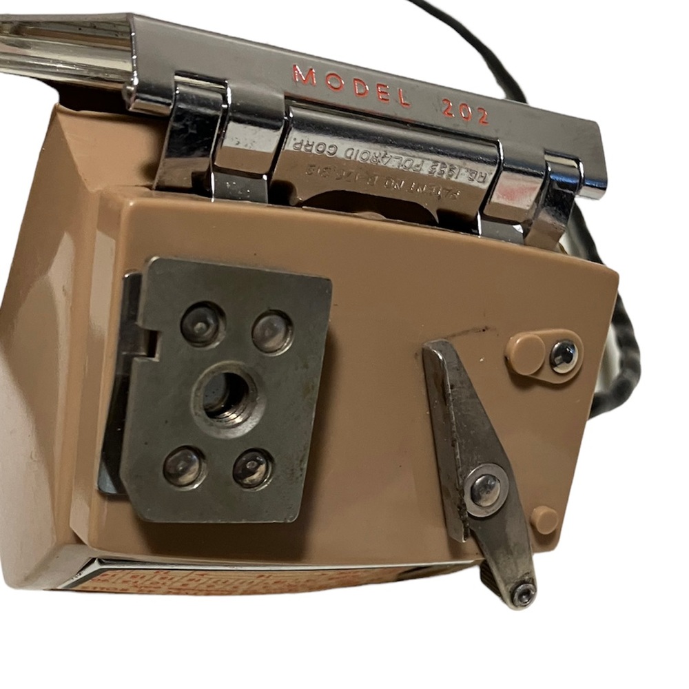 Vintage Polaroid Flash with Diffuser and Instruction Manual - Picture 3 of 9